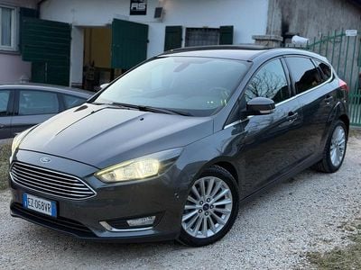 Usata Ford Focus Titanium 120 CV (88 kW) 2015 Grigio Berlina