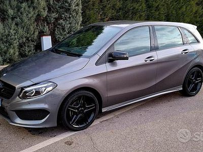 Usata Mercedes B180 Premium 110 CV (80 kW) 2015 Grigio Monovolume