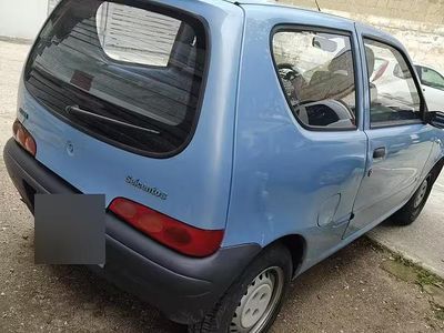 Usata Fiat 600 54 CV (39 kW) 2001 Blu Berlina