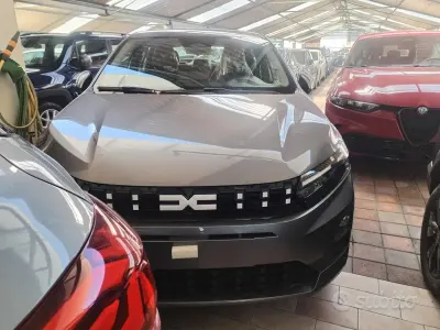 Nuova Dacia Sandero Essentiel 91 CV (66 kW) 2026 Grigio Berlina