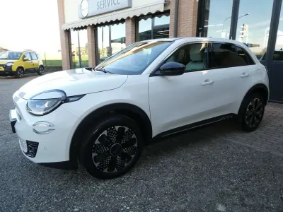 Usata Fiat 600 La Prima 110 CV (80 kW) 2025 Bianco gelato SUV