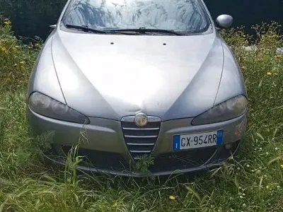 Usata Alfa Romeo 147 120 CV (88 kW) 2007 Grigio Utilitaria