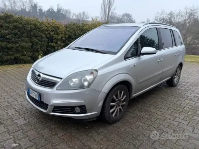 Usata Opel Zafira 94 CV (69 kW) 2007 Grigio Monovolume