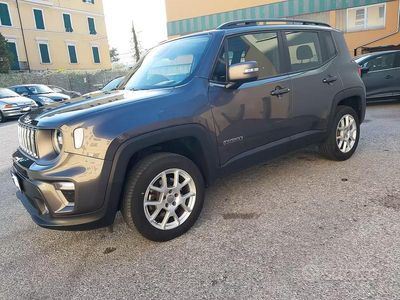 Usado Jeep Renegade Limited 140 CV (102 kW) 2019 Gris SUV