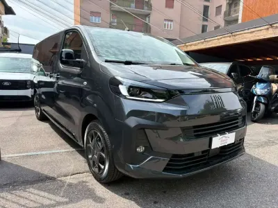 Usata Fiat E-Ulysse 130 kW (177 CV) 2025 Grigio scuro Monovolume