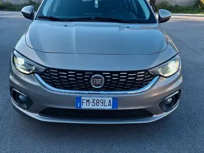 Usata Fiat Tipo 2017 Marrone Berlina