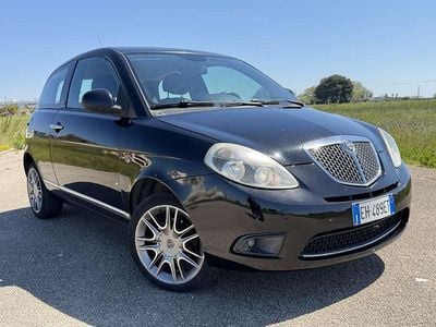 Usata Lancia Ypsilon 75 CV (55 kW) 2011 Nero Utilitaria