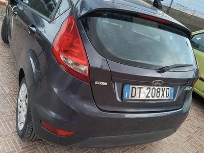 Usata Ford Fiesta 73 CV (53 kW) 2009 Grigio Utilitaria