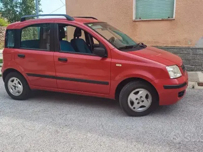 Usata Fiat Panda Emotion 60 CV (44 kW) 2003 Rosso Utilitaria