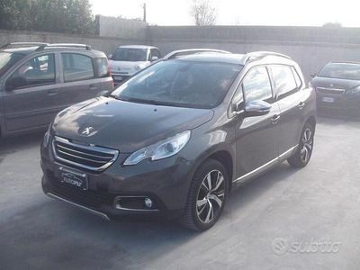 Usata Peugeot 2008 Allure 99 CV (72 kW) 2015 Grigio SUV