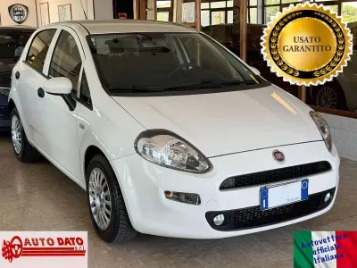 Usata Fiat Punto Street 95 CV (69 kW) 2017 Grigio affascinante 679 Utilitaria