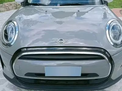 Usata Mini ONE 102 CV (75 kW) 2021 Grigio Utilitaria
