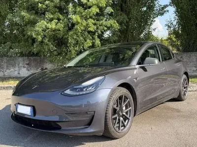 Usado Tesla Model 3 155 kW (211 HP) 2019 Sedan