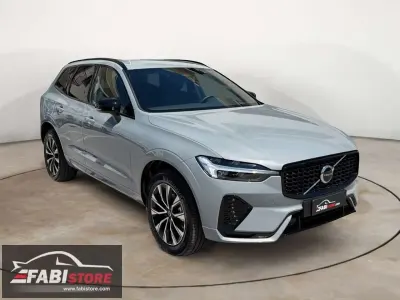 Usata Volvo XC60 R-Design 250 CV (183 kW) 2024 Grigio SUV