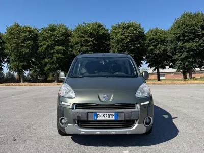Usata Peugeot Partner Tepee Outdoor 115 CV (84 kW) 2012 Verde Monovolume
