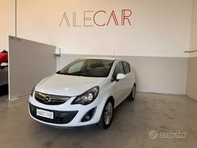 Usata Opel Corsa Edition 86 CV (63 kW) 2014 Bianco Utilitaria