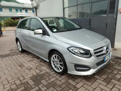 Usata Mercedes B180 109 CV (80 kW) 2015 Argento Utilitaria