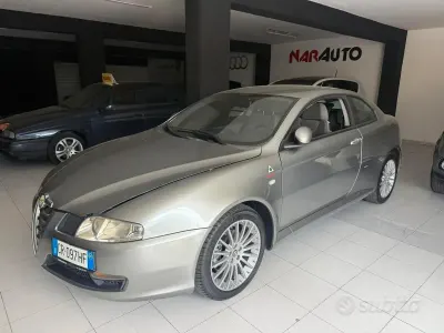 Usata Alfa Romeo GT 150 CV (110 kW) 2004 Grigio Coupé