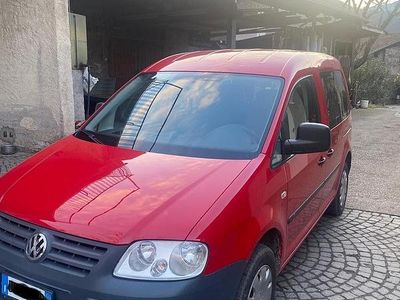 Usata VW Caddy 105 CV (77 kW) 2006 Rosso Monovolume