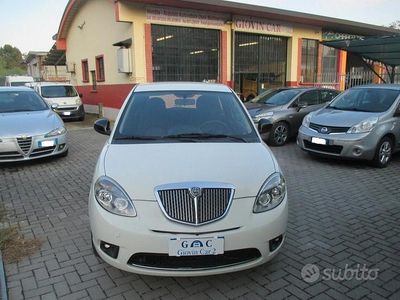 Usata Lancia Ypsilon 75 CV (55 kW) 2013 Bianco Utilitaria