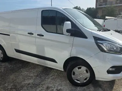 Usata Ford Transit Custom Trend 131 CV (96 kW) 2018 Bianco / pastello Berlina