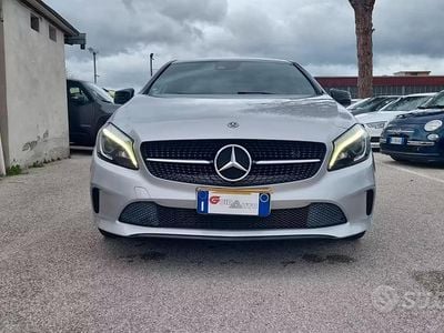 Usata Mercedes A180 Premium 108 CV (79 kW) 2017 Grigio Berlina