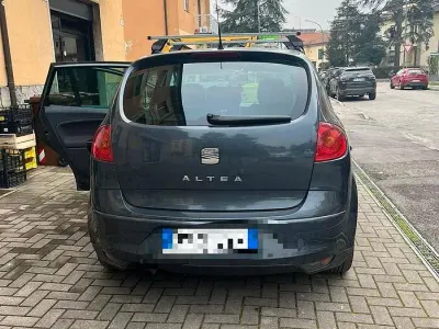Occasion Seat Altea 2008 Gris Berline