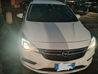 Usata Opel Astra Business 110 CV (80 kW) 2017 Bianco Station wagon