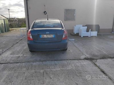 Usata Hyundai Accent 2006 Blu Berlina