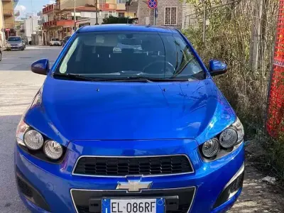 Usata Chevrolet Aveo 75 CV (55 kW) 2012 Bluazzurro Berlina