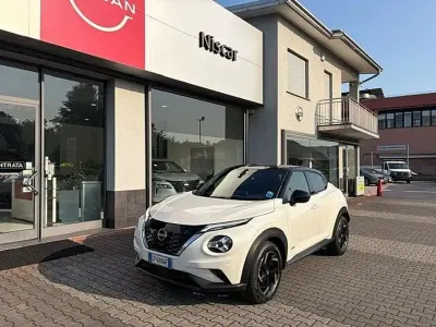 Usata Nissan Juke N-Connecta 94 CV (69 kW) 2023 White pearl/black SUV