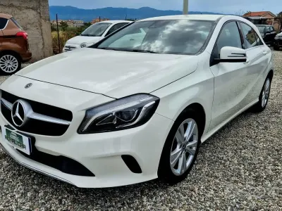 Käytetty Mercedes A180 116 HP (85 kW) 2018 Valkoinen Sedan