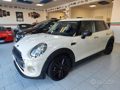 Usata Mini ONE 75 CV (55 kW) 2016 Beige Utilitaria