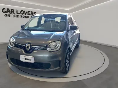Usata Renault Twingo Techno 60 kW (82 CV) 2023 Kpe cosmic grey Utilitaria