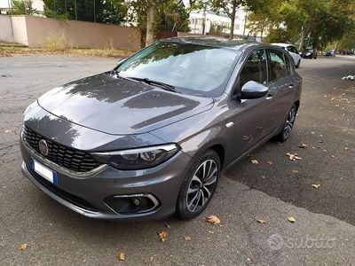 Usata Fiat Tipo Lounge 120 CV (88 kW) 2017 Grigio Berlina