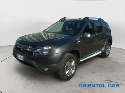 Usata Dacia Duster Lauréate 114 CV (83 kW) 2016 Grigio SUV