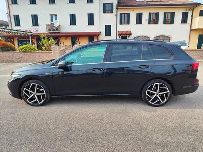 Usata VW Golf VIII Style 131 CV (96 kW) 2021 Nero Station wagon