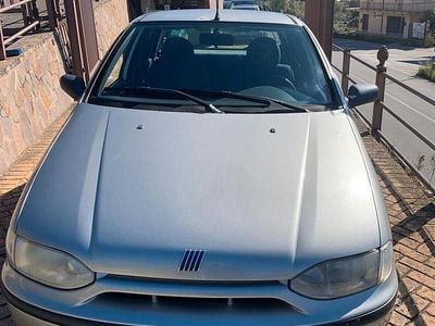 Occasion Fiat Palio 60 ch (44 kW) 2002 Argent Berline