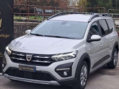 Usata Dacia Jogger Comfort 101 CV (74 kW) 2022 Argento Monovolume