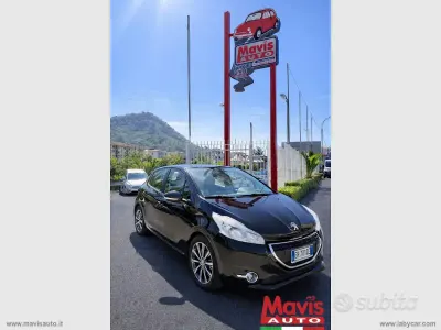 Usata Peugeot 208 Active 82 CV (60 kW) 2013 Nero Utilitaria