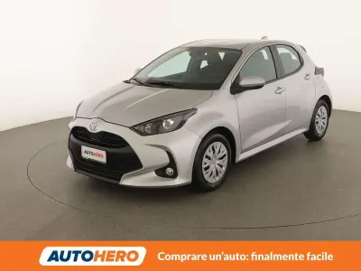 Usata Toyota Yaris Active 72 CV (52 kW) 2021 Argento Utilitaria