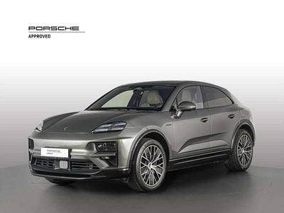 Usata Porsche Macan Turbo 469 kW (639 CV) 2024 Verde aventurine metallizzato SUV