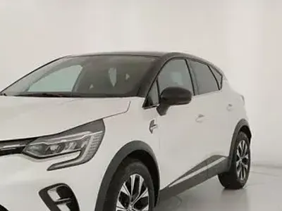 Usata Renault Captur Techno 101 CV (74 kW) 2025 Grigio SUV