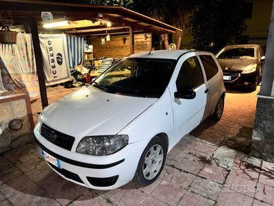 usata Fiat Punto Punto 1.9 JTD 3 porte Active