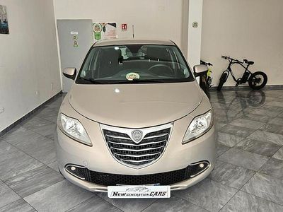 Begagnad Lancia Ypsilon S 95 HK (69 kW) 2012 Grå Halvkombi