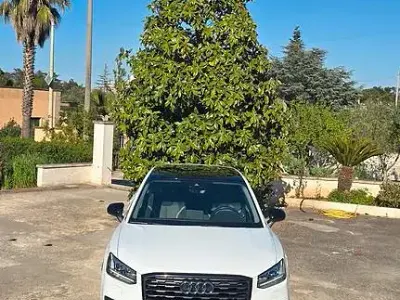 Usata Audi Q2 Black Edition 116 CV (85 kW) 2020 Bianco SUV