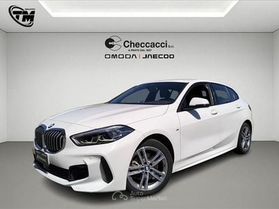Begagnad BMW 118 M Sport 150 HK (110 kW) 2022 Vit Halvkombi