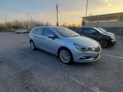Usata Opel Astra Sport 110 CV (80 kW) 2017 Grigio Station wagon