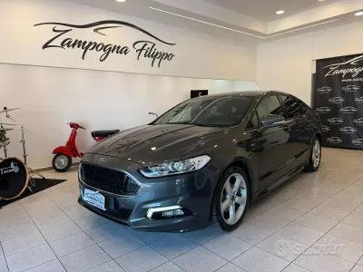 Usata Ford Mondeo Vignale 150 CV (110 kW) 2019 Grigio Berlina