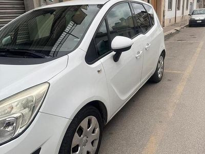 Usata Opel Meriva 2011 Bianco Monovolume